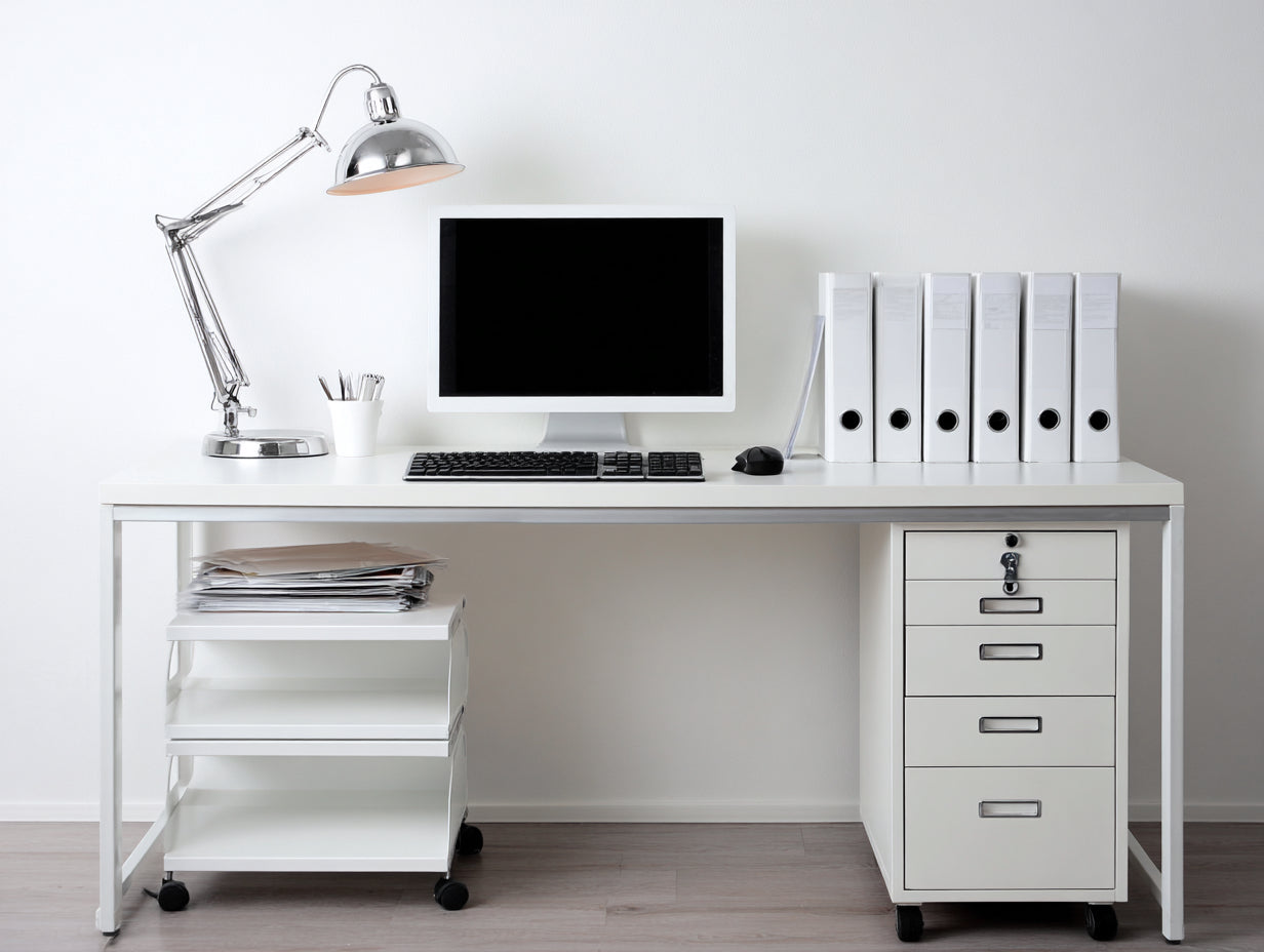 Scrivania-Legno ingegnerizzato-Metallo-180x70x76 cm-Bianco-Argento-Nero-Stile moderno con contenitori mobili
